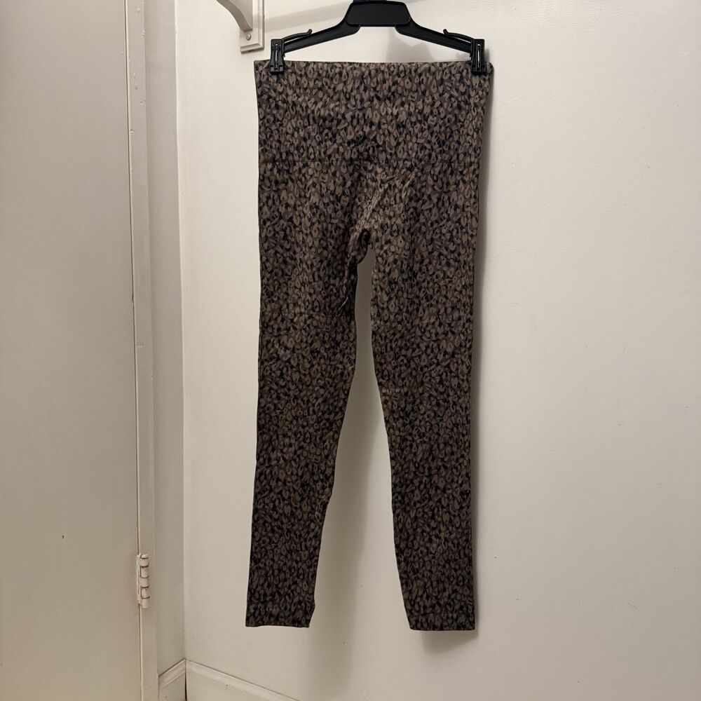 SPANX Look at Me Now Seamless Leggings Womens M Animal Print Brown Black